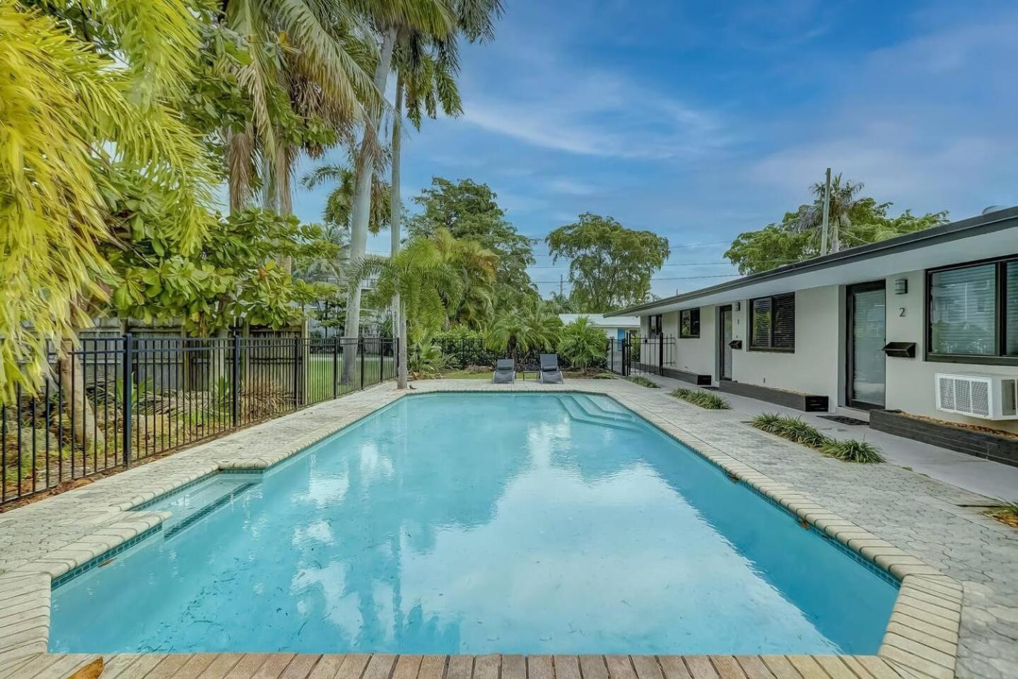 Waterfront Deck Pool Kayak Apartment Fort Lauderdale Exterior photo