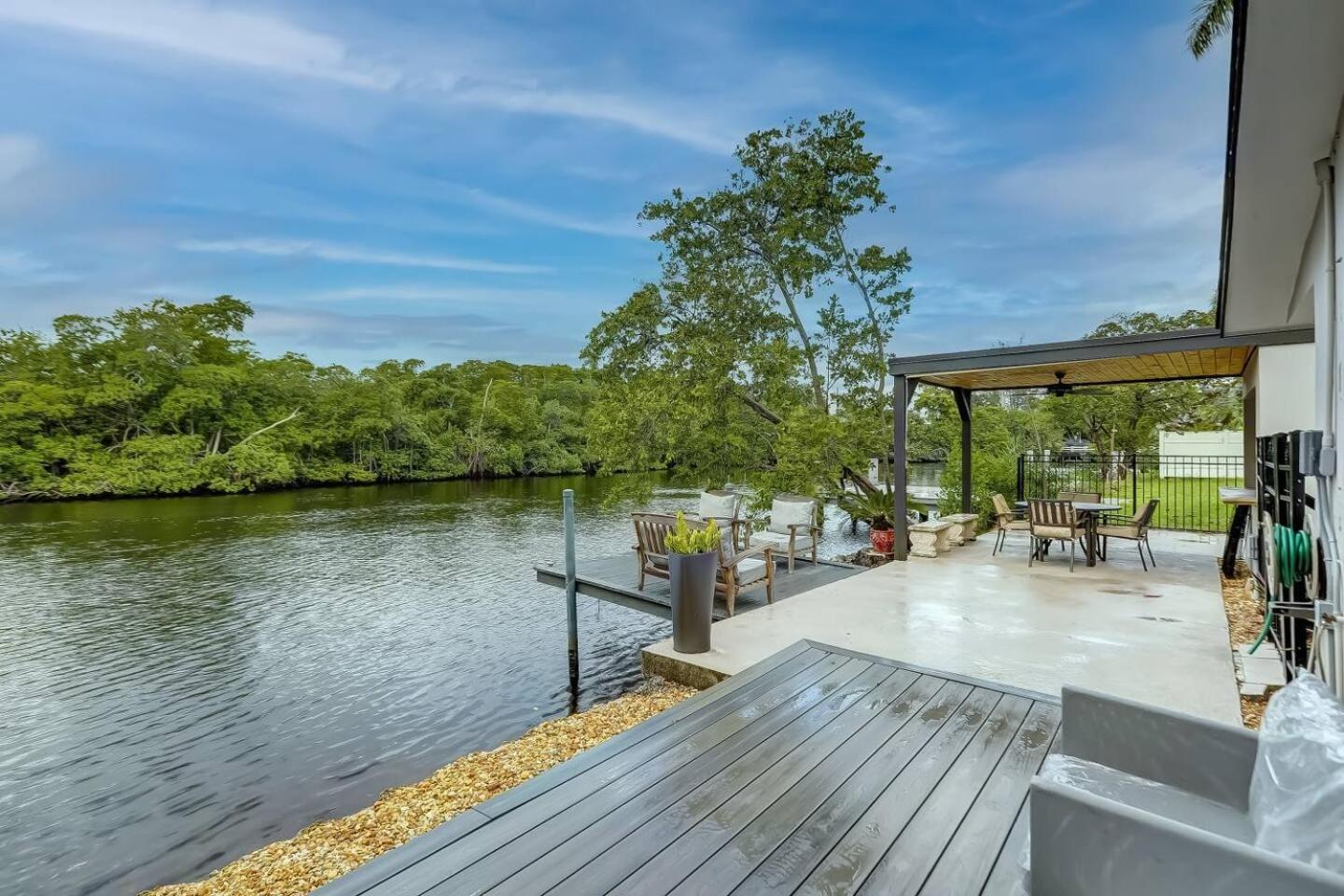 Waterfront Deck Pool Kayak Apartment Fort Lauderdale Exterior photo