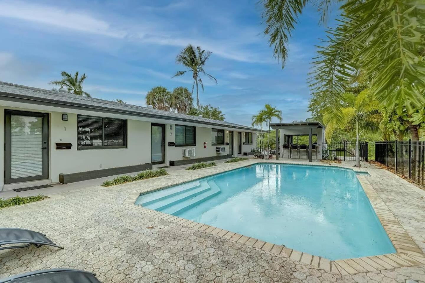 Waterfront Deck Pool Kayak Apartment Fort Lauderdale Exterior photo