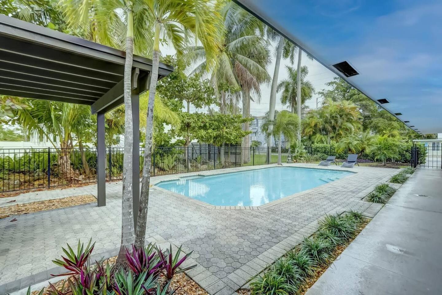 Waterfront Deck Pool Kayak Apartment Fort Lauderdale Exterior photo